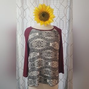 NWT Maurices Large Grey and White Aztec Print Top with Burgundy Sleeves.